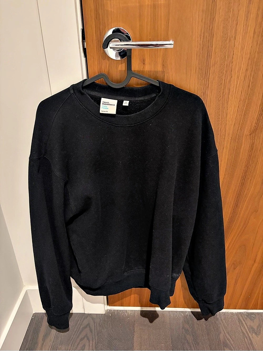 TNA Cozy Fleece Crewneck Sweatshirt in Black Size Medium